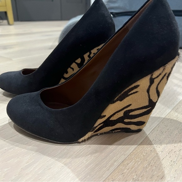 TENPM Shoes - Size 8 Suede round toe wedges with faux leopard hair heel